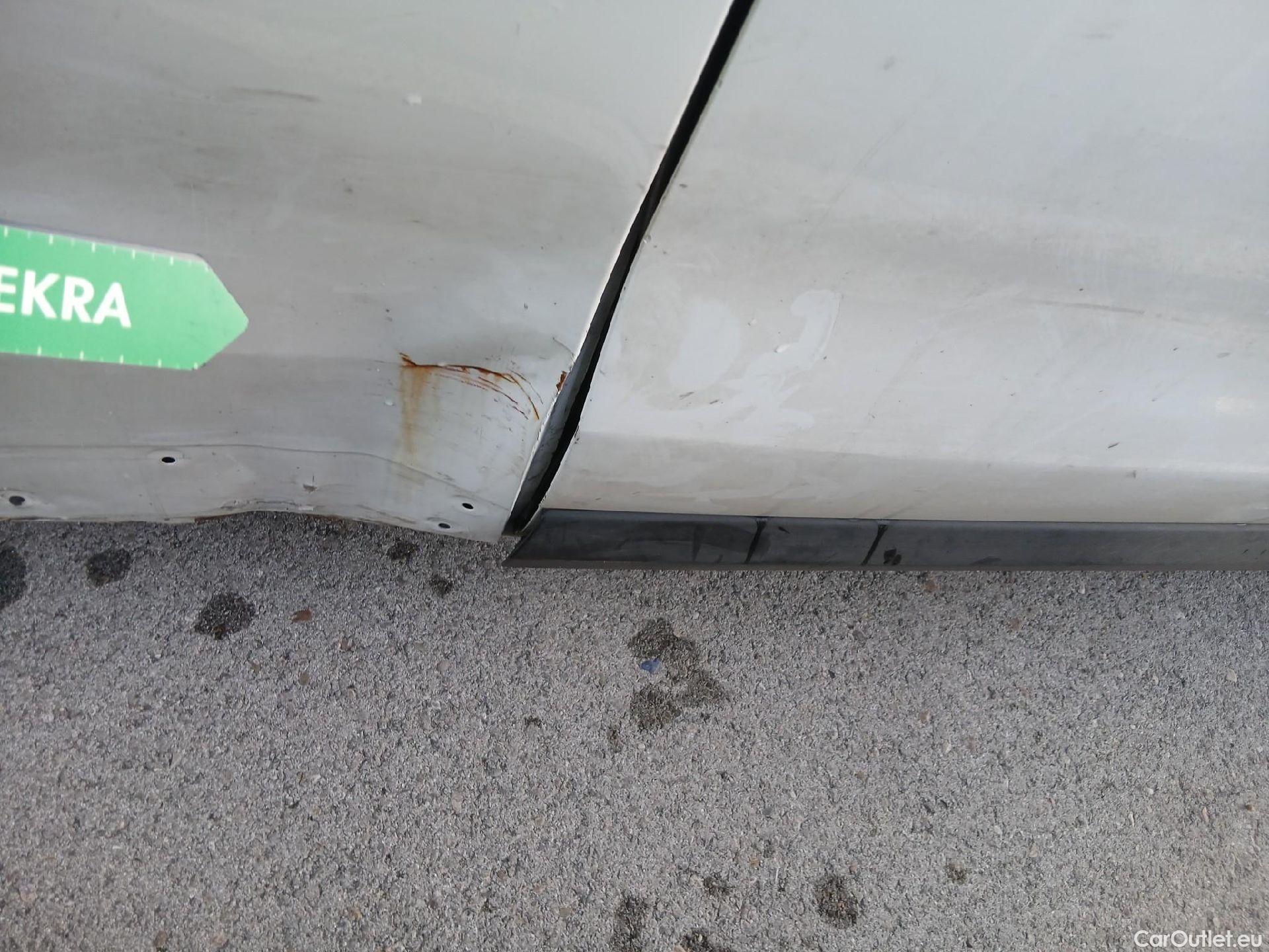  Opel  Vivaro OPEL  / 2019 / 4P / furgón 1.5 Diésel 74kW (100CV) M Std Express #39