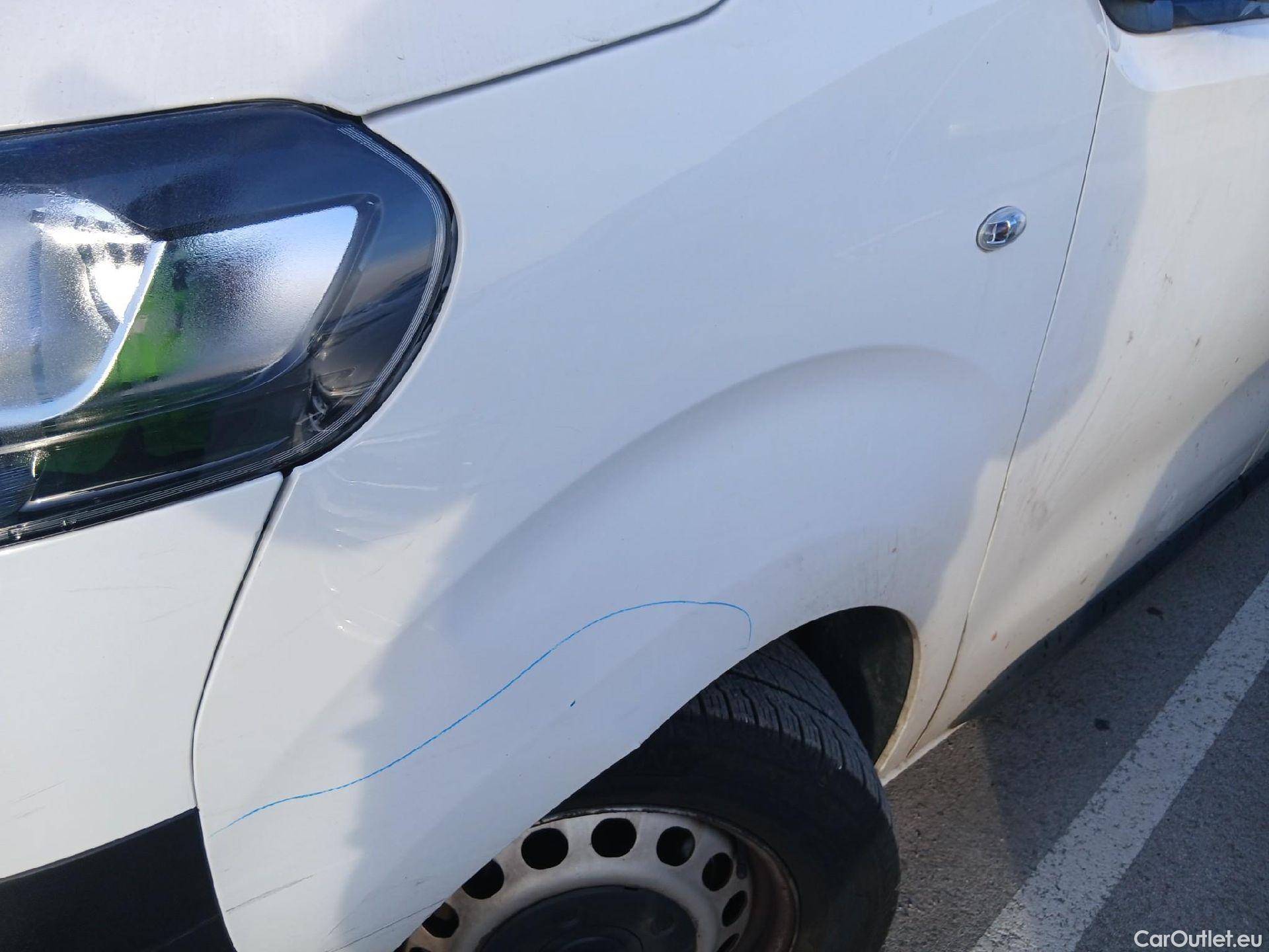  Opel  Vivaro OPEL  / 2019 / 4P / furgón 1.5 Diésel 74kW (100CV) M Std Express #17