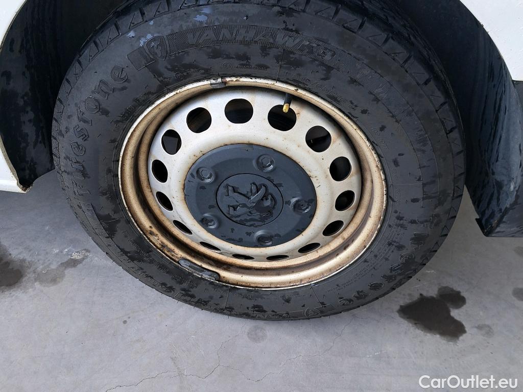  Peugeot  Expert PEUGEOT  / 2016 / 4P / furgón Furgón Pro 1.5 BlueHDi 120 S&S Standard #84