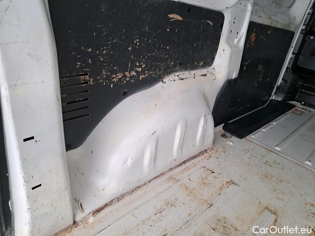  Peugeot  Expert PEUGEOT  / 2016 / 4P / furgón Furgón Pro 1.5 BlueHDi 120 S&S Standard #13