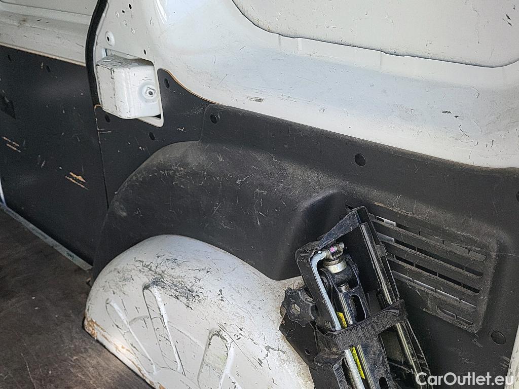  Renault  Kangoo RENAULT  Furgón/2013/3P/furgón derivado de turismo Profesional Blue dCi 59 kW (80CV) #36