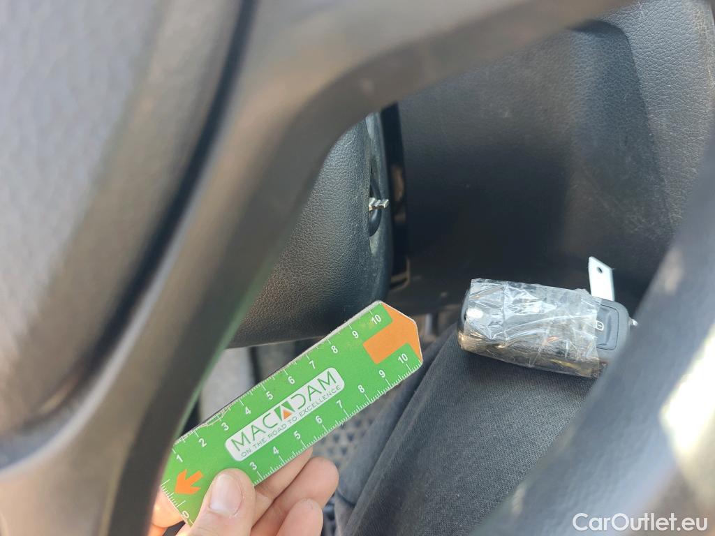  Volkswagen  Caddy VOLKSWAGEN  VU 4p 4G furgón derivado de t Profesional Furgón 2.0 TDI 55kW BMT #3