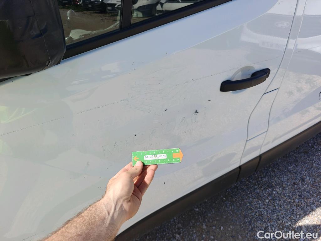  Renault  Trafic RENAULT  / 2019 / 4P / furgón Furgón 27 L1H1 Energy BluedCi 88 kW #50