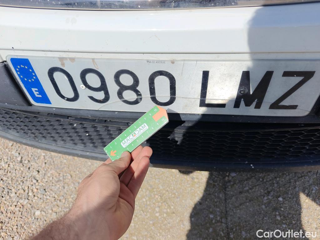  Renault  Trafic RENAULT  / 2019 / 4P / furgón Furgón 27 L1H1 Energy BluedCi 88 kW #96