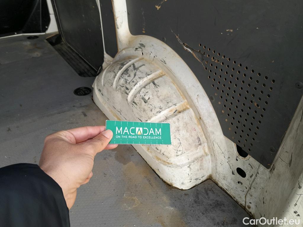  Land Rover  Discovery VOLKSWAGEN Transporter / 2020 / 4P / furgón Furgón Corto TN 2.0 TDI 110kW 4MO #23