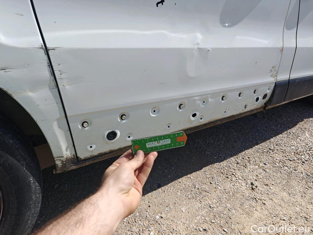  Renault  Trafic RENAULT  / 2019 / 4P / furgón Furgón 27 L1H1 Energy BluedCi 88 kW #34