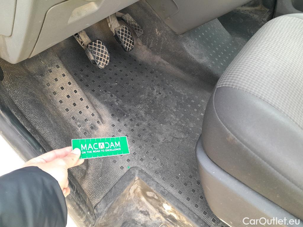  Land Rover  Discovery VOLKSWAGEN Transporter / 2020 / 4P / furgón Furgón Corto TN 2.0 TDI 110kW 4MO #47