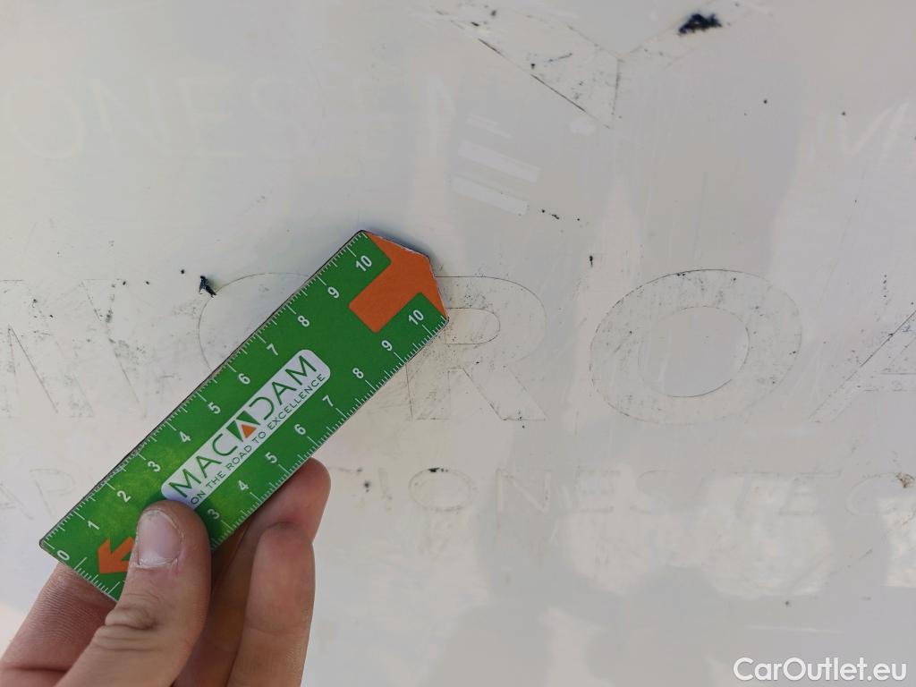  Renault  Trafic RENAULT  / 2019 / 4P / furgón Furgón 27 L1H1 Energy BluedCi 88 kW #42