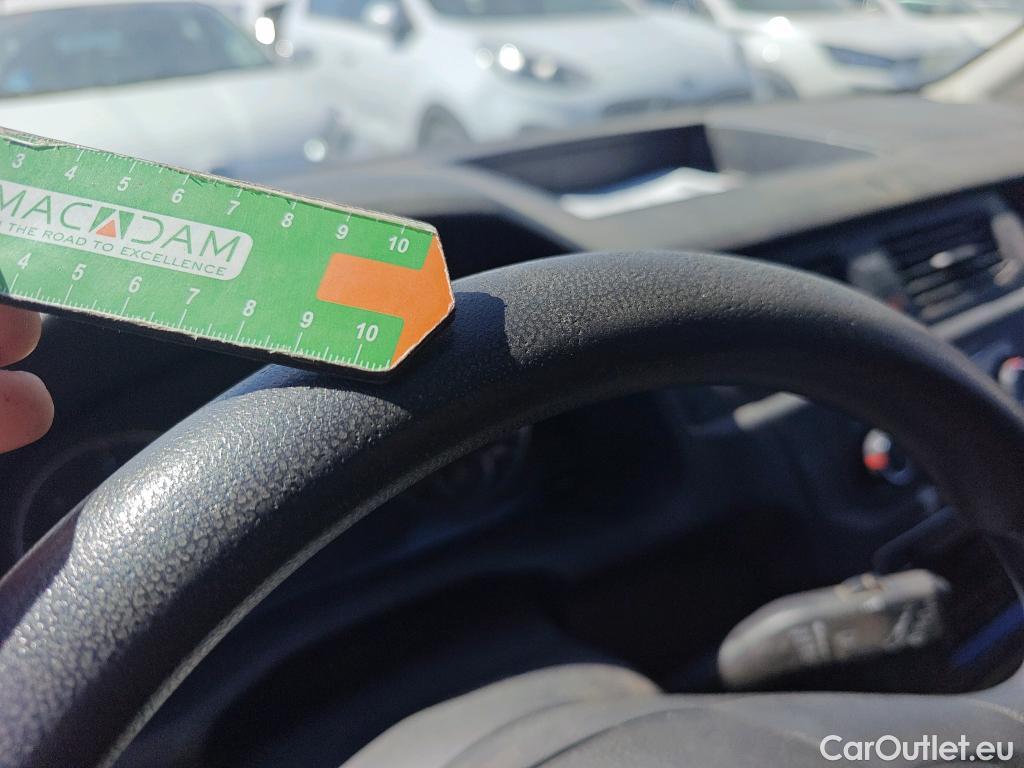  Volkswagen  Caddy VOLKSWAGEN  VU 4p 4G furgón derivado de t Profesional Furgón 2.0 TDI 55kW BMT #68