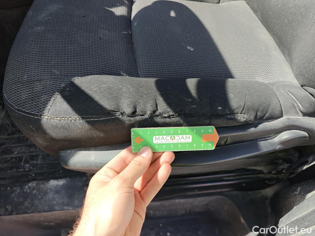  Renault  Trafic RENAULT  / 2019 / 4P / furgón Furgón 27 L1H1 Energy BluedCi 88 kW #66