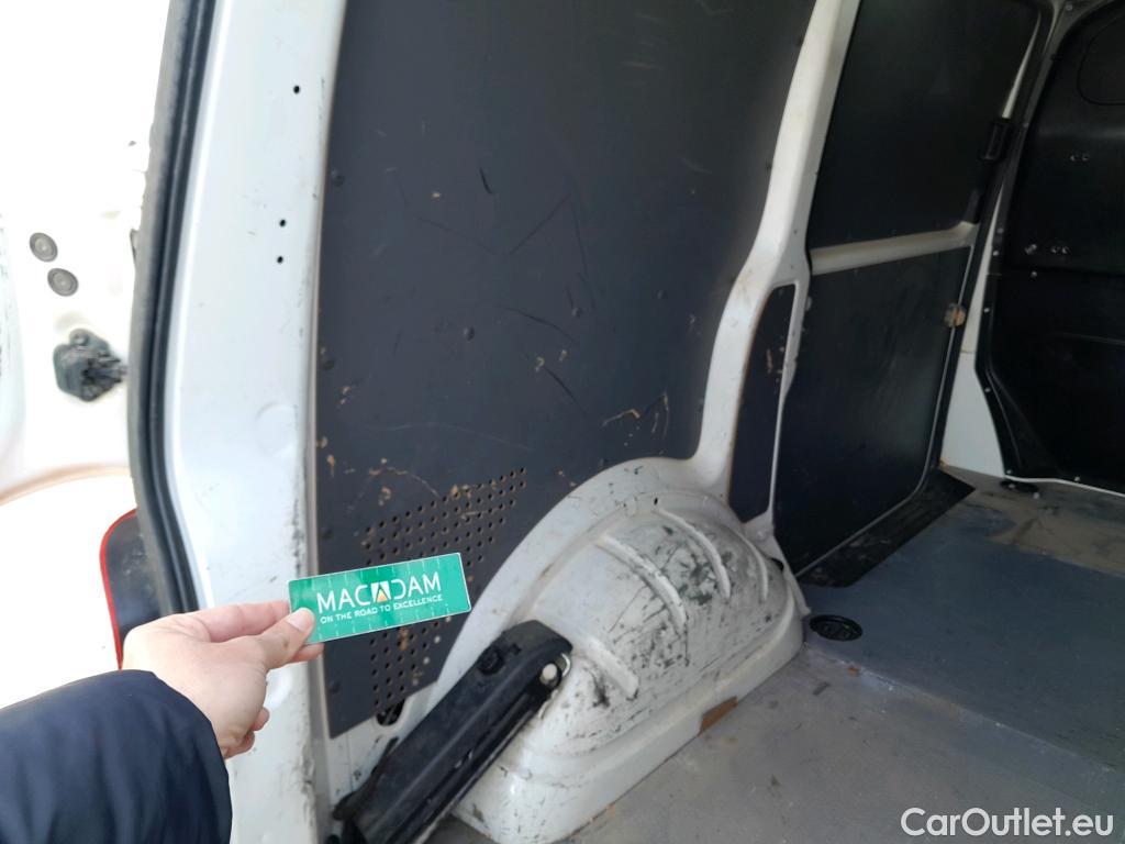  Land Rover  Discovery VOLKSWAGEN Transporter / 2020 / 4P / furgón Furgón Corto TN 2.0 TDI 110kW 4MO #30