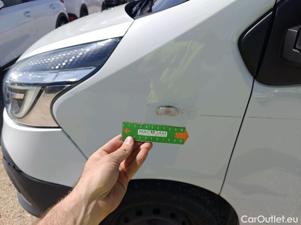  Renault  Trafic RENAULT  / 2019 / 4P / furgón Furgón 27 L1H1 Energy BluedCi 88 kW #97