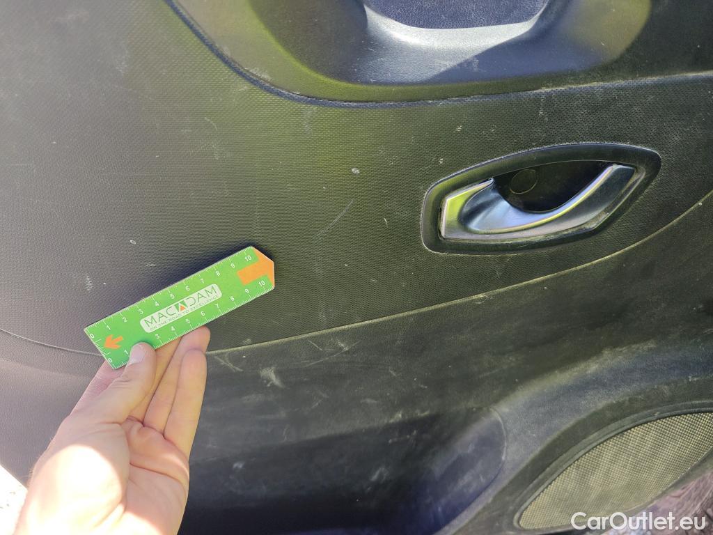  Renault  Trafic RENAULT  / 2019 / 4P / furgón Furgón 27 L1H1 Energy BluedCi 88 kW #87