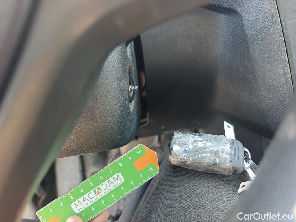  Volkswagen  Caddy VOLKSWAGEN  VU 4p 4G furgón derivado de t Profesional Furgón 2.0 TDI 55kW BMT #2