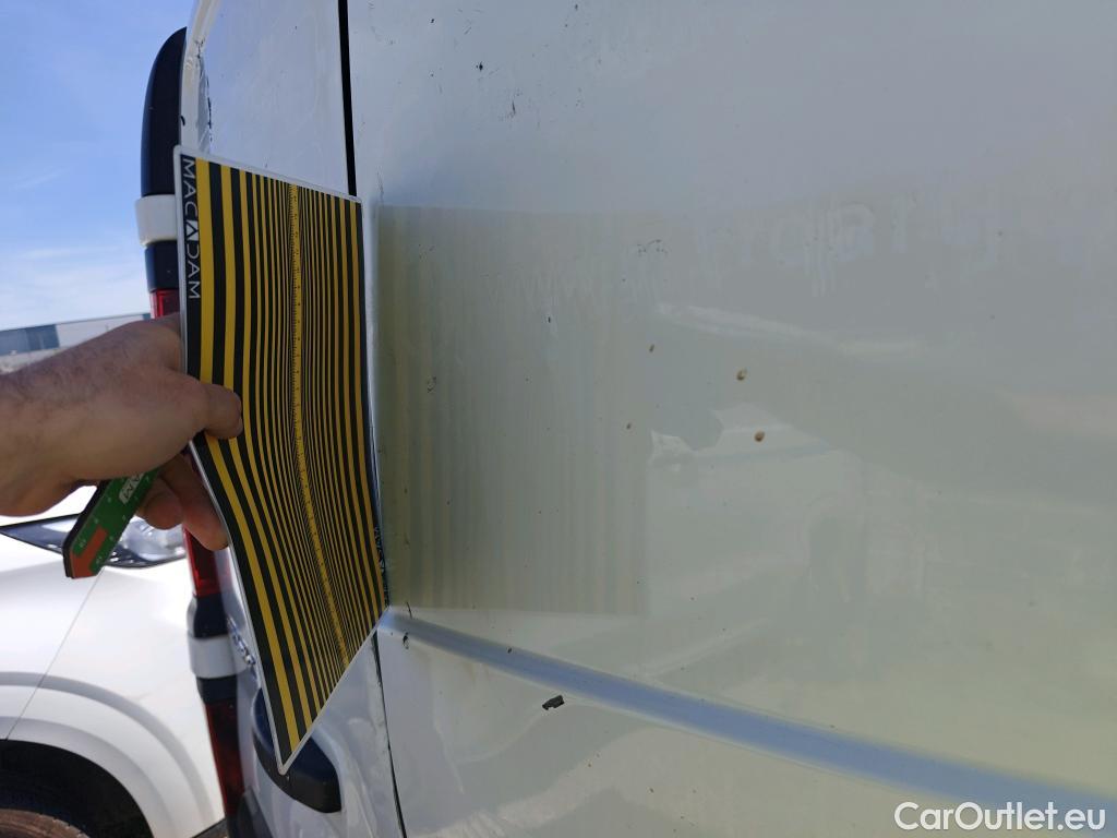  Renault  Trafic RENAULT  / 2019 / 4P / furgón Furgón 27 L1H1 Energy BluedCi 88 kW #28