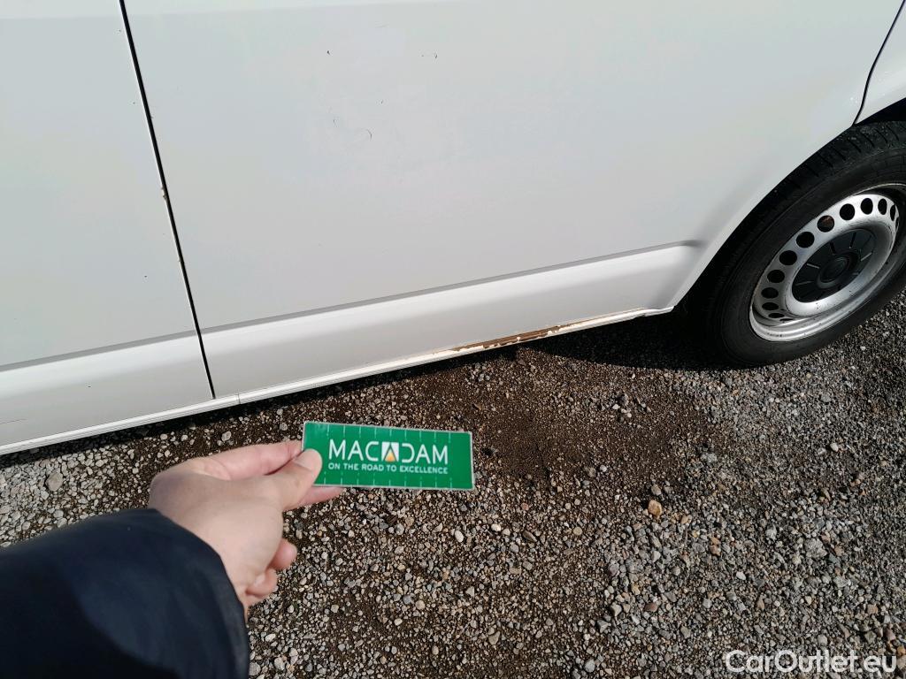  Land Rover  Discovery VOLKSWAGEN Transporter / 2020 / 4P / furgón Furgón Corto TN 2.0 TDI 110kW 4MO #24