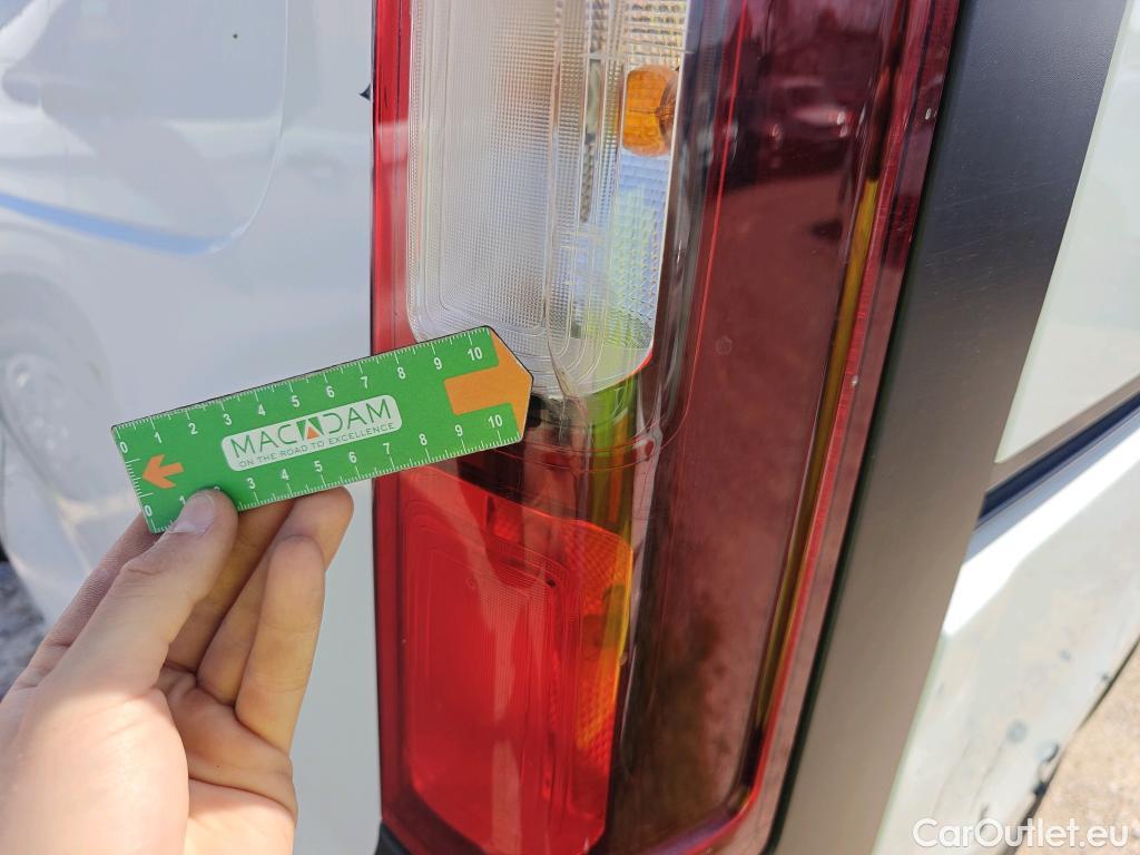  Renault  Trafic RENAULT  / 2019 / 4P / furgón Furgón 27 L1H1 Energy BluedCi 88 kW #46