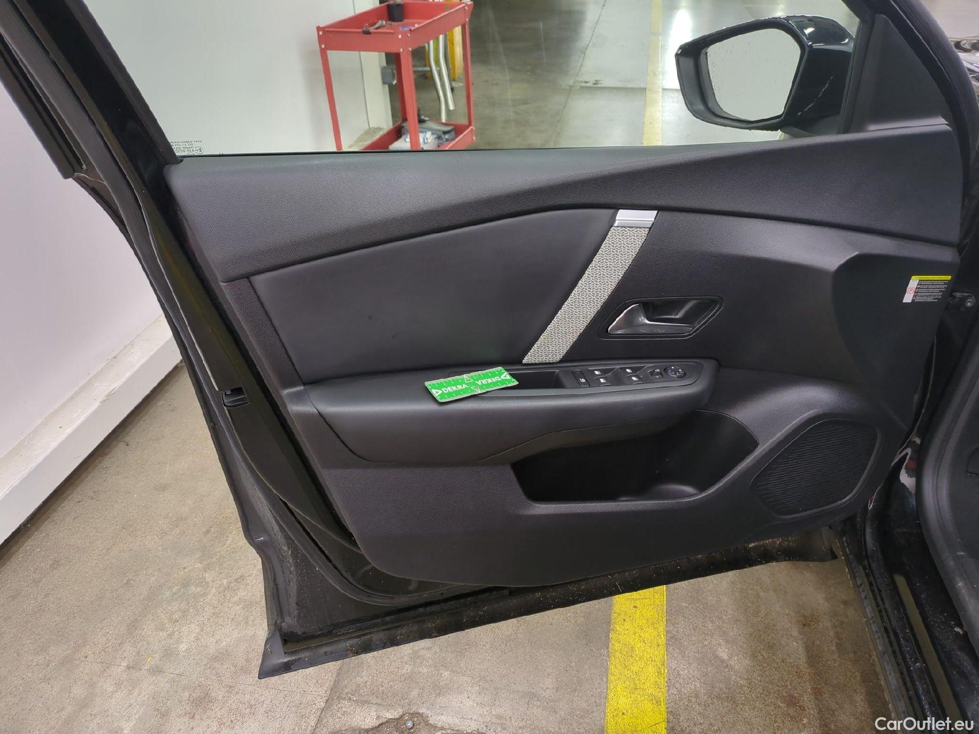  Citroen  C4  X Feel Pack 1.2 PureTech 130CV BVA8 6E #4