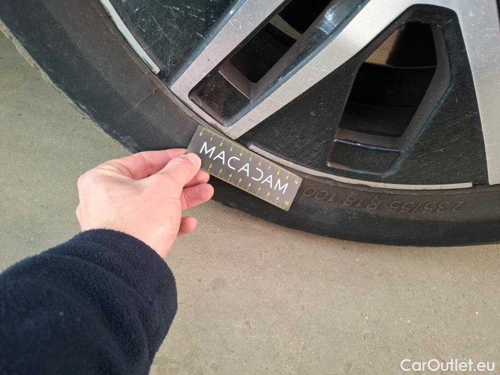  Mercedes  GLA MERCEDES-BENZ  / 2020 / 5P / SUV 1.3  250 e BUSINESS LINE DCT #113