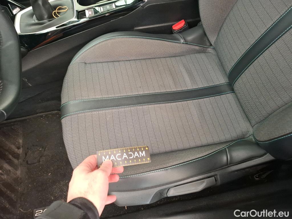  Peugeot  2008  Allure Pack 1.5 HDi 110CV BVM6 E6d #20