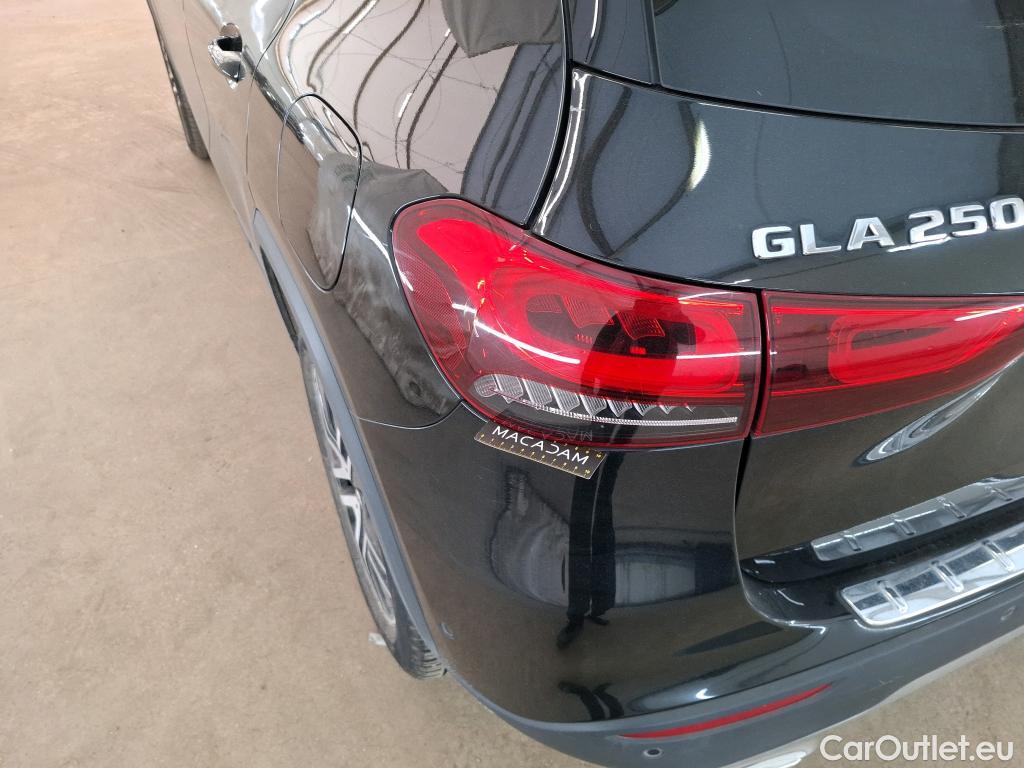  Mercedes  GLA MERCEDES-BENZ  / 2020 / 5P / SUV 1.3  250 e BUSINESS LINE DCT #102