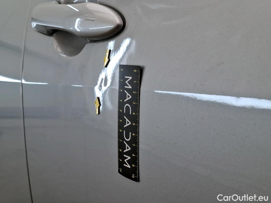  Toyota  Yaris TOYOTA  Hybride / 2019 / 5P / Berline Hybride 116h Iconic #16