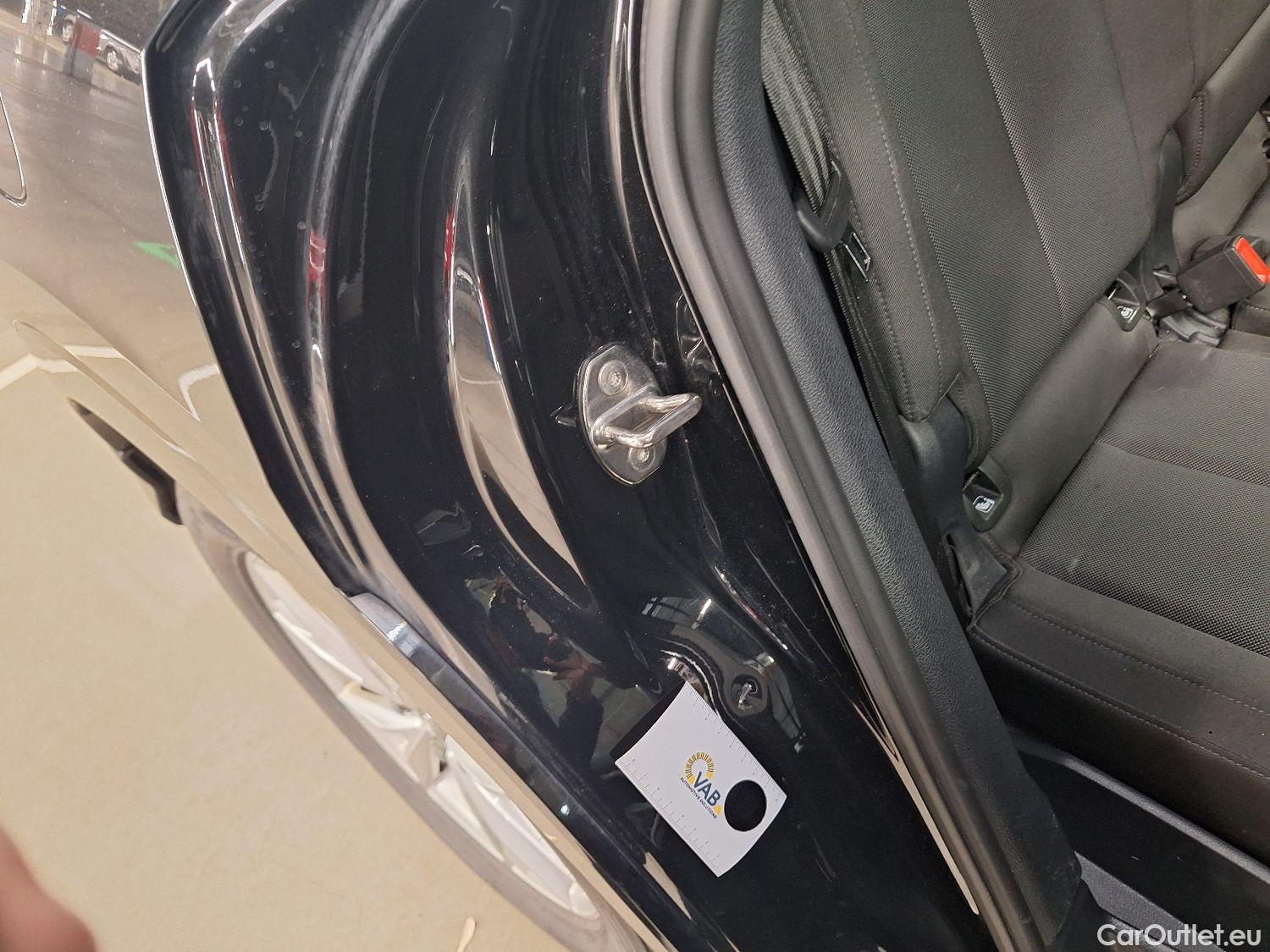  Audi  Q3 Audi,  '18, Audi  35 TDI S tronic S line Business Edition 5d #30