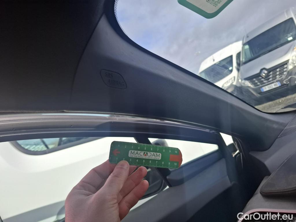  Toyota  C-HR TOYOTA  / 2016 / 5P / SUV 1.8 Hybride 122 Dynamic Business Beyond #15