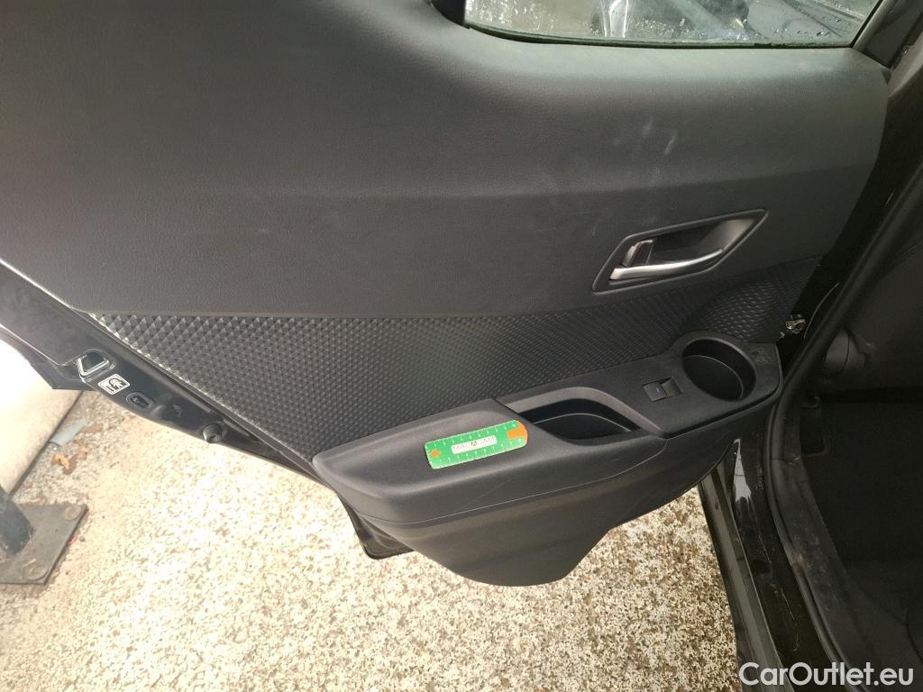  Toyota  C-HR TOYOTA  / 2016 / 5P / SUV 1.8 Hybride 122 Dynamic Business Beyond #8