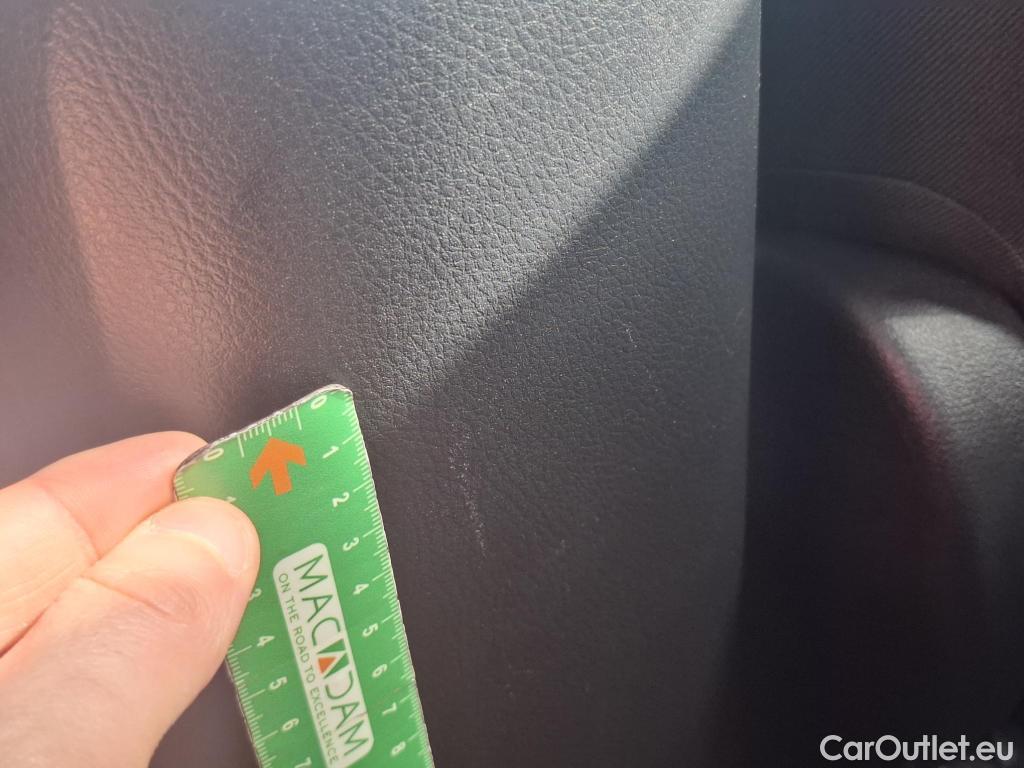  Toyota  C-HR TOYOTA  / 2016 / 5P / SUV 1.8 Hybride 122 Dynamic Business Beyond #13