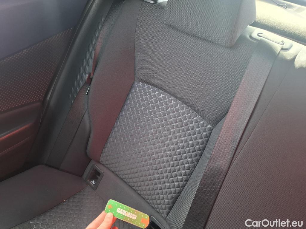  Toyota  C-HR TOYOTA  / 2016 / 5P / SUV 1.8 Hybride 122 Dynamic Business Beyond #18