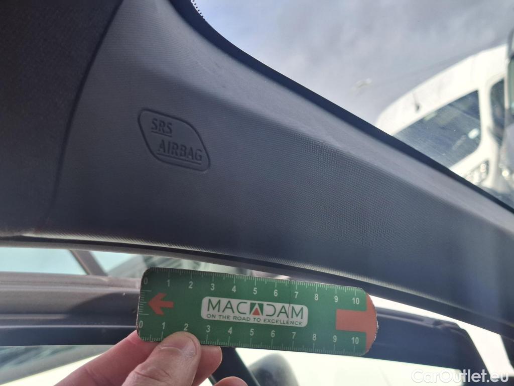  Toyota  C-HR TOYOTA  / 2016 / 5P / SUV 1.8 Hybride 122 Dynamic Business Beyond #16