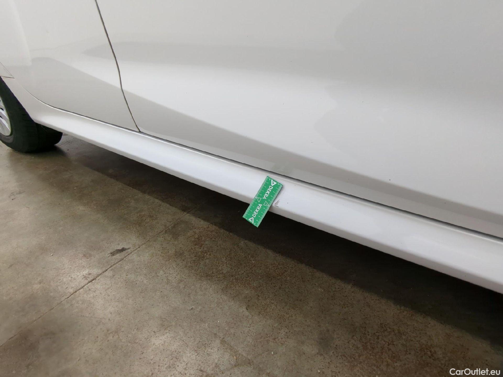  Toyota  Yaris TOYOTA  Hybride / 2019 / 5P / Berline Hybride 116h France Business Stage Acad #26