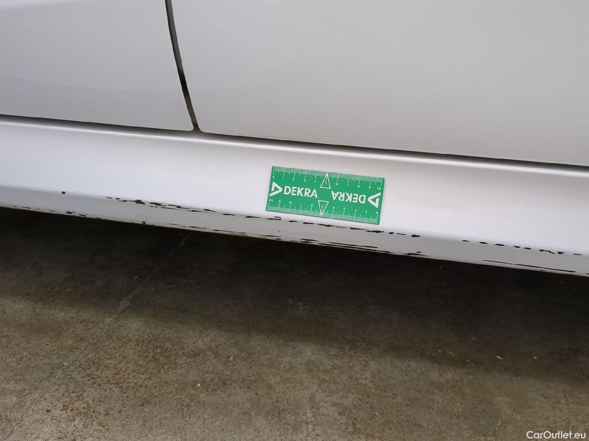  Toyota  Yaris TOYOTA  Hybride / 2019 / 5P / Berline Hybride 116h France Business Stage Acad #7