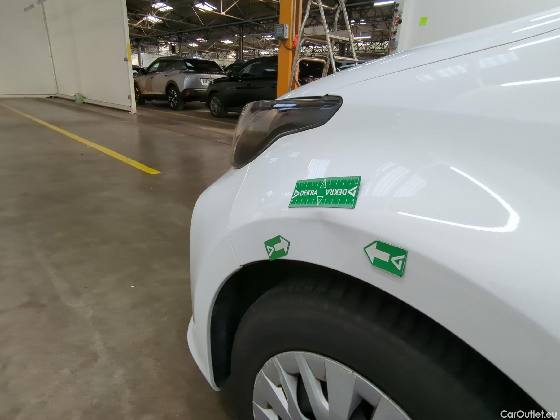  Toyota  Yaris TOYOTA  Hybride / 2019 / 5P / Berline Hybride 116h France Business Stage Acad #4