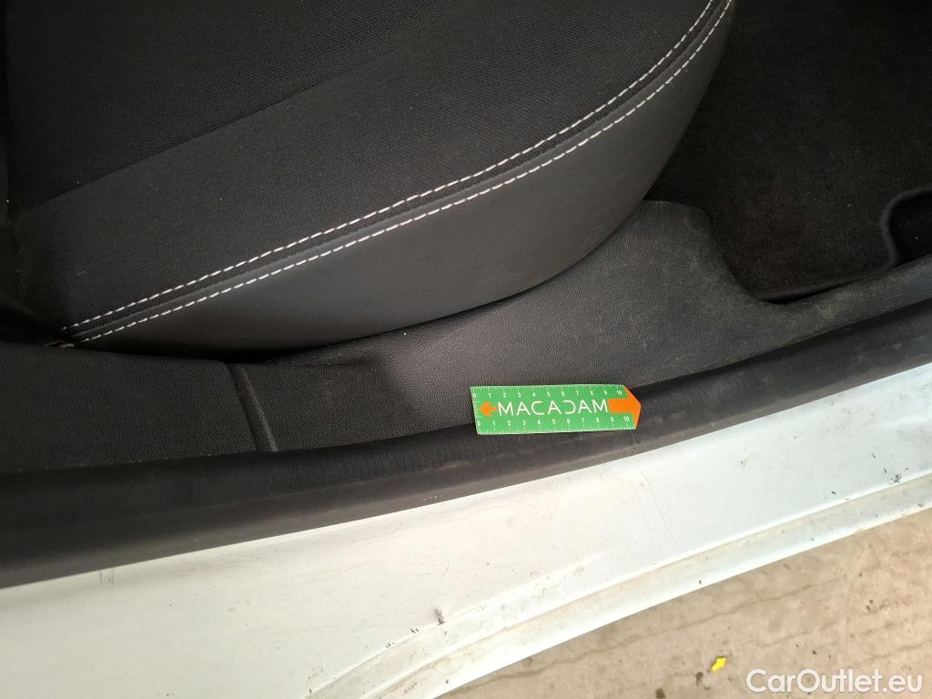  Renault  Clio  IV Business 0.9 TCe 90CV BVM5 E6 #10