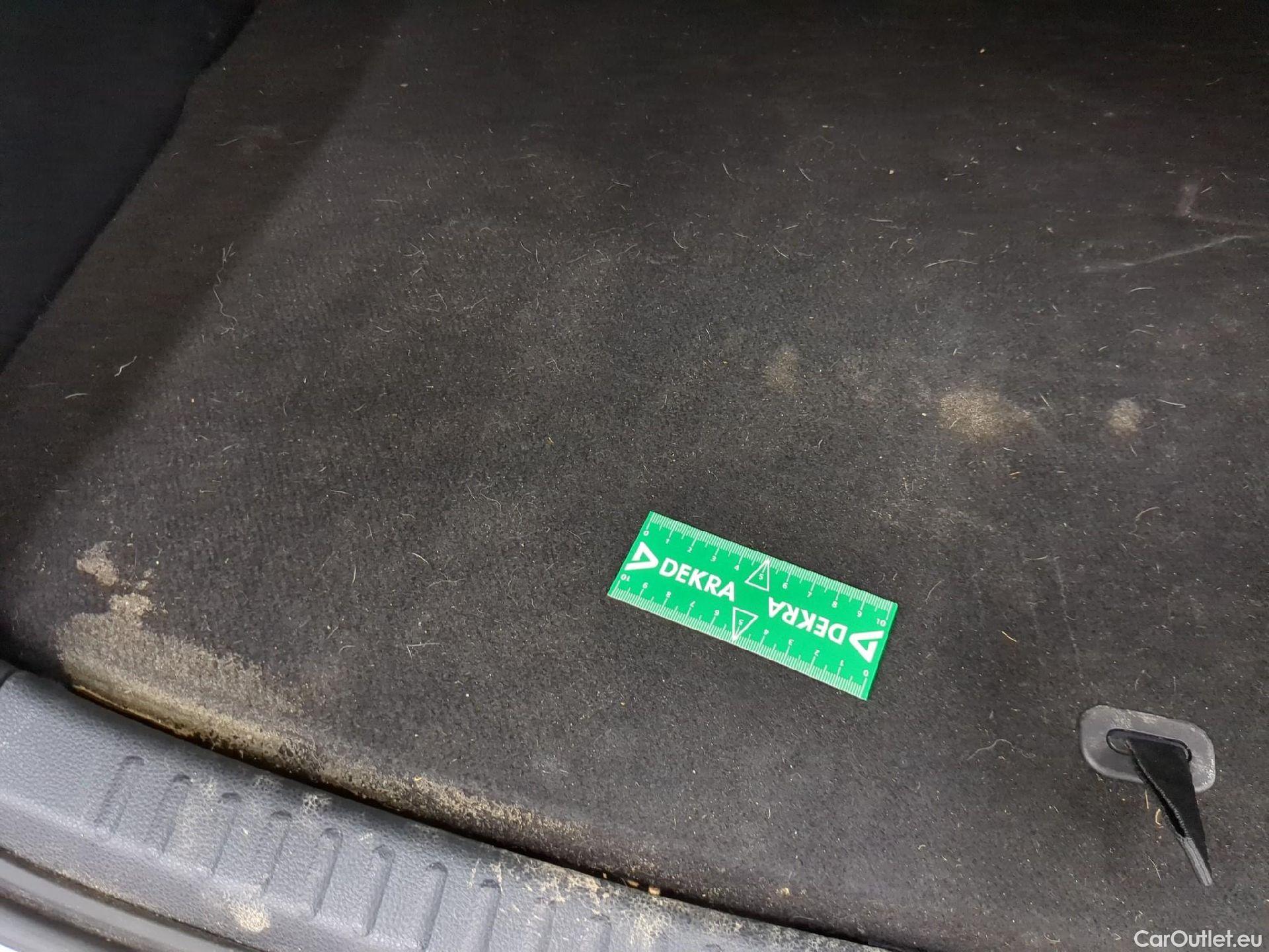  Toyota  Yaris TOYOTA  Hybride / 2019 / 5P / Berline Hybride 116h France Business Stage Acad #14