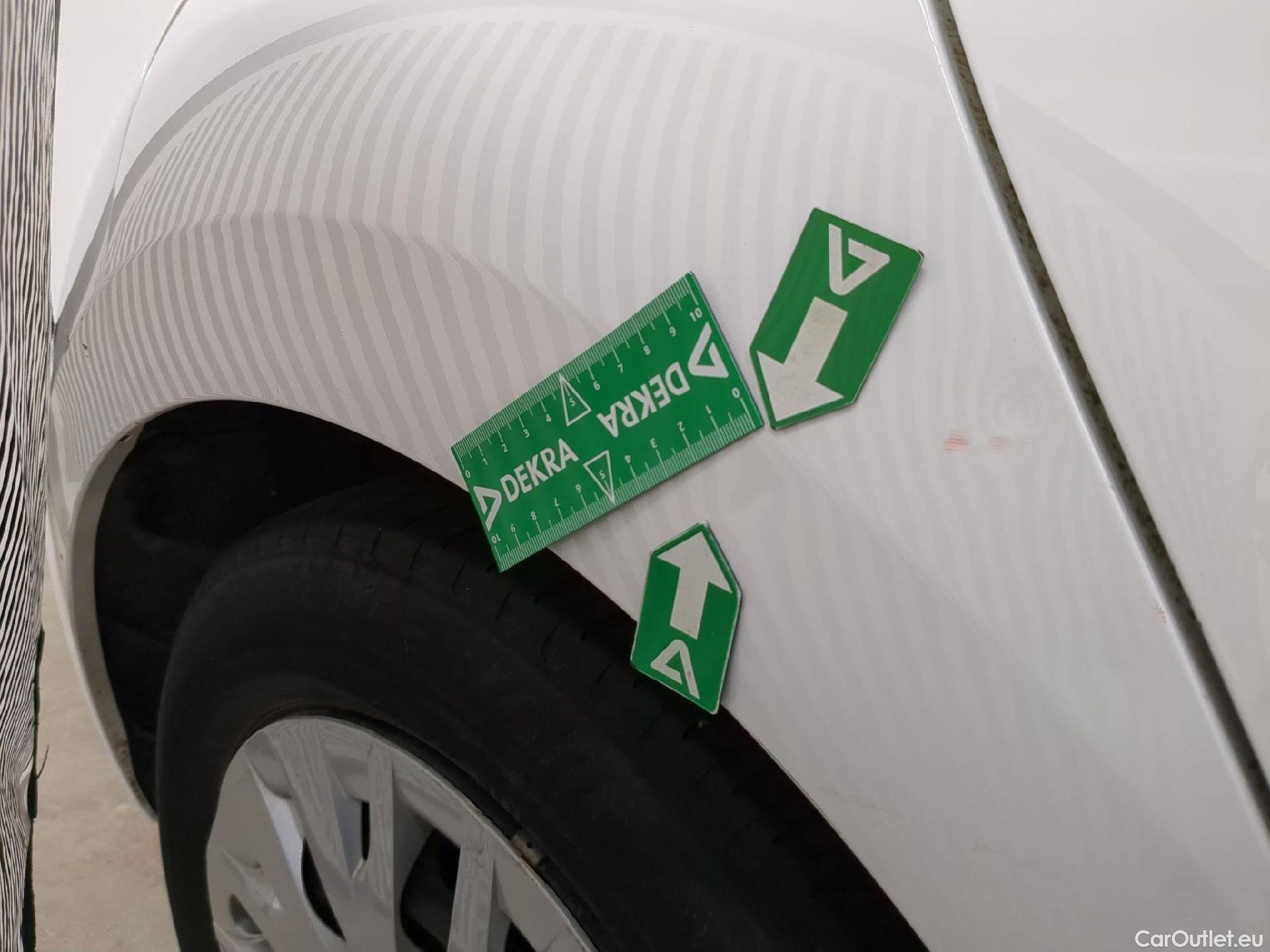  Toyota  Yaris TOYOTA  Hybride / 2019 / 5P / Berline Hybride 116h France Business Stage Acad #21