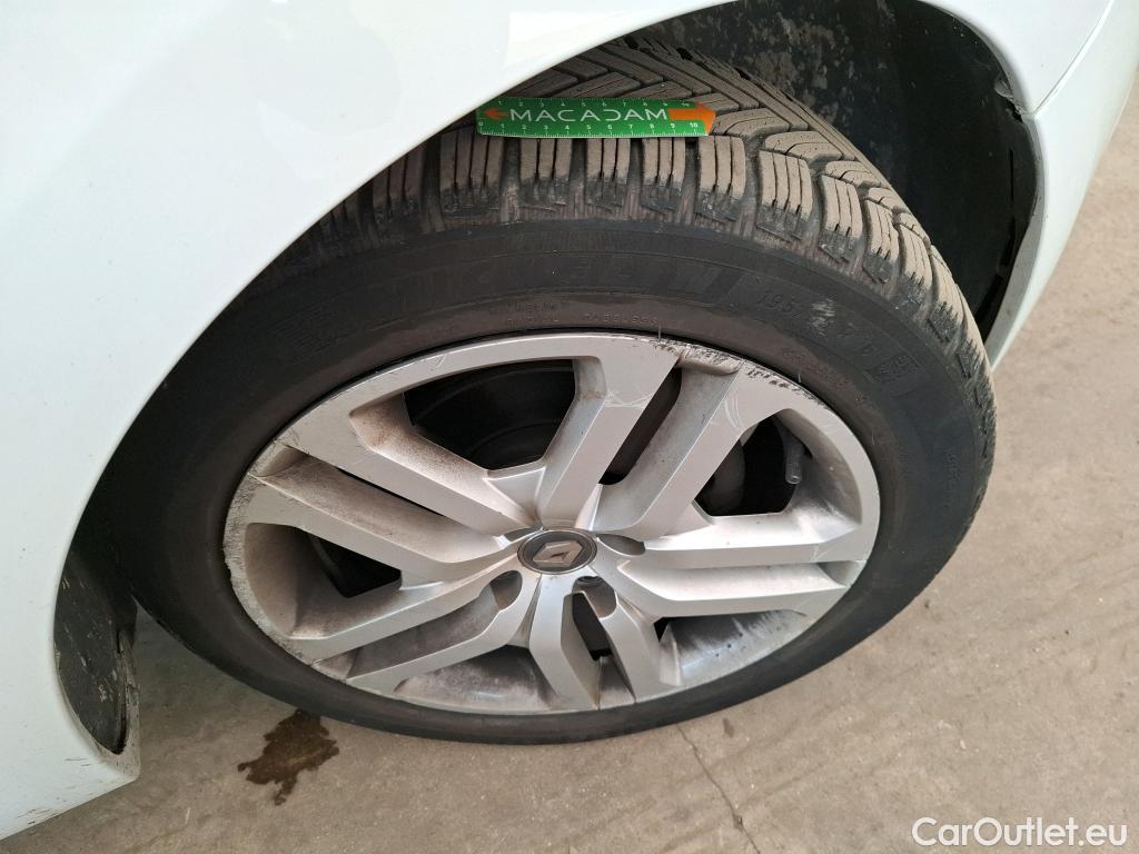  Renault  Clio  IV Business 0.9 TCe 90CV BVM5 E6 #25