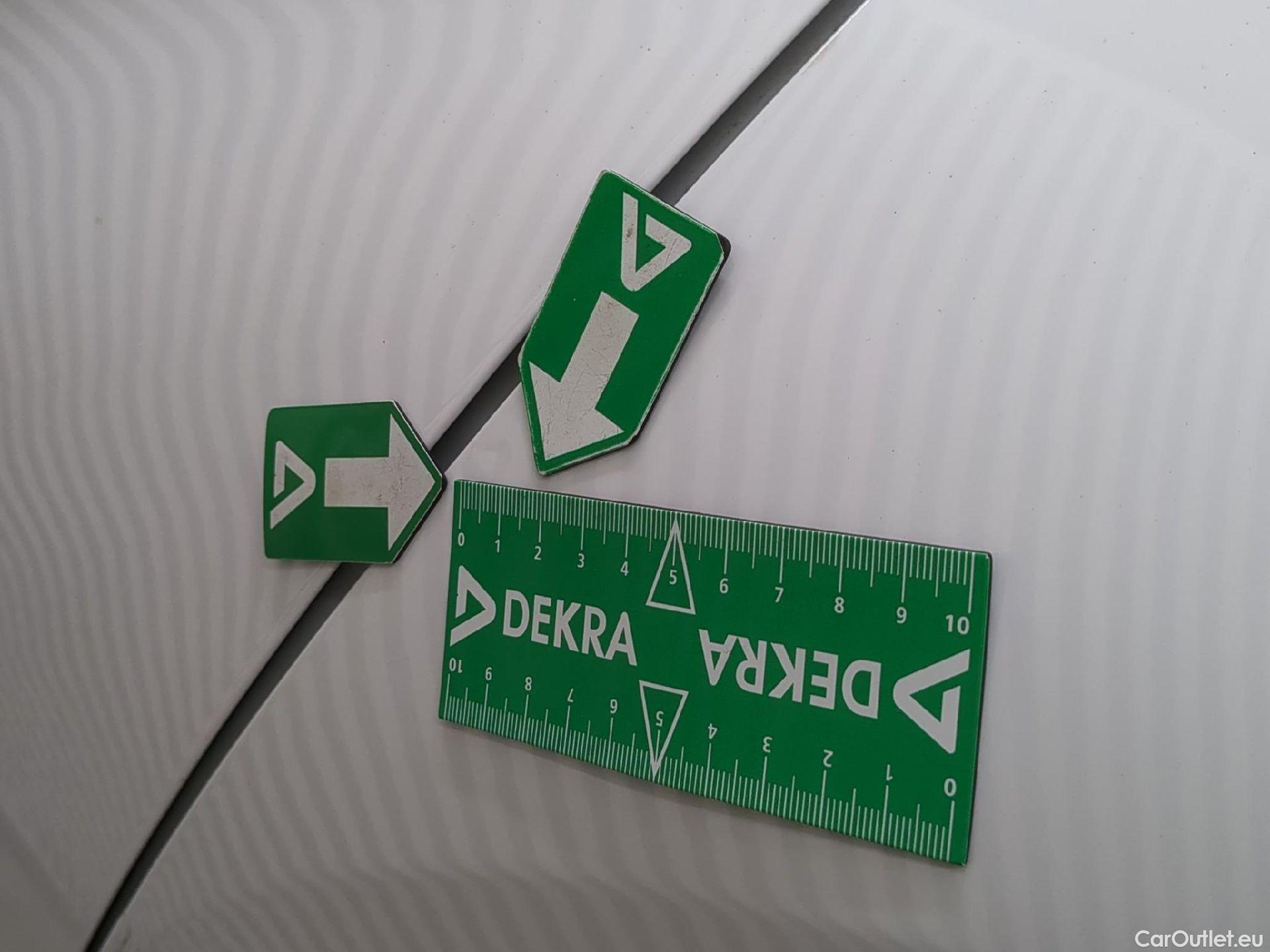  Toyota  Yaris TOYOTA  Hybride / 2019 / 5P / Berline Hybride 116h France Business Stage Acad #15