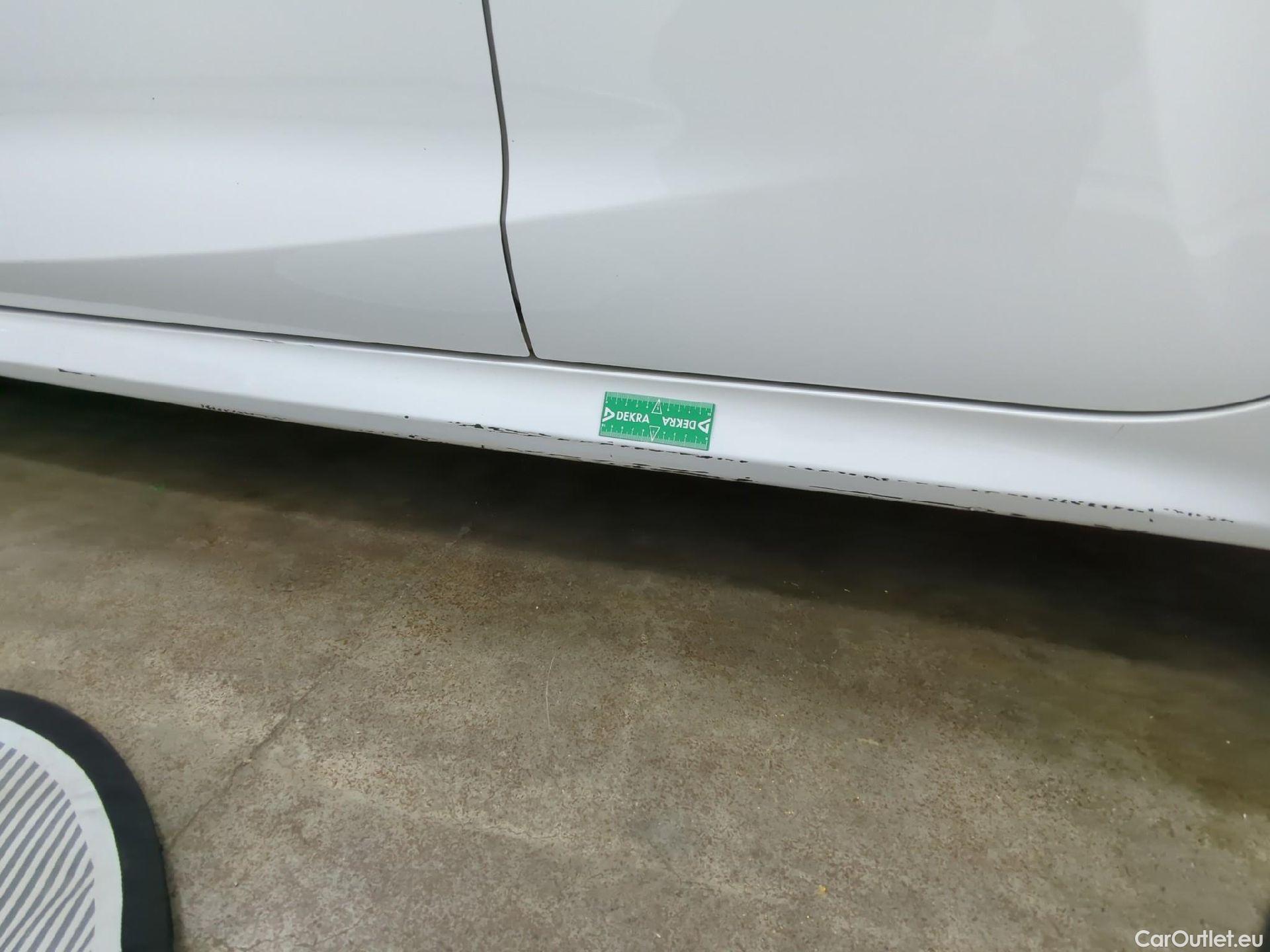  Toyota  Yaris TOYOTA  Hybride / 2019 / 5P / Berline Hybride 116h France Business Stage Acad #8