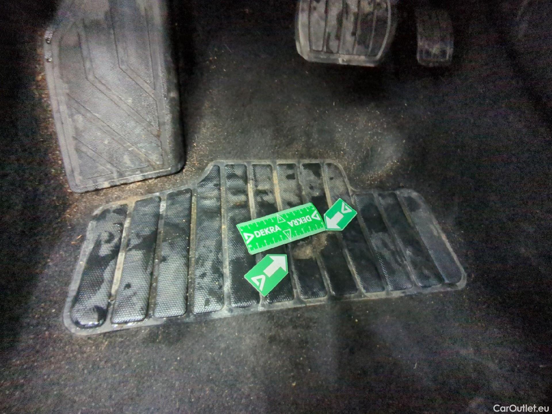  Peugeot  308  Active Pack 1.5 HDi 130CV BVA8 E6d #2