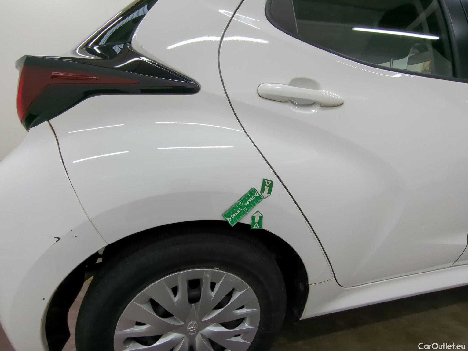  Toyota  Yaris TOYOTA  Hybride / 2019 / 5P / Berline Hybride 116h France Business Stage Acad #22