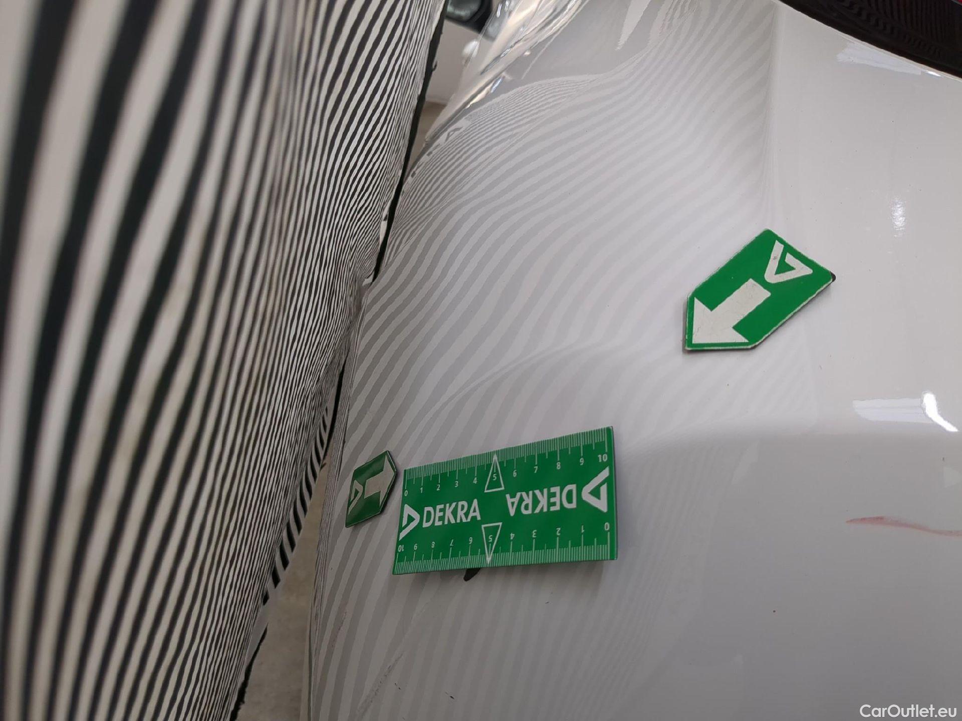  Toyota  Yaris TOYOTA  Hybride / 2019 / 5P / Berline Hybride 116h France Business Stage Acad #18