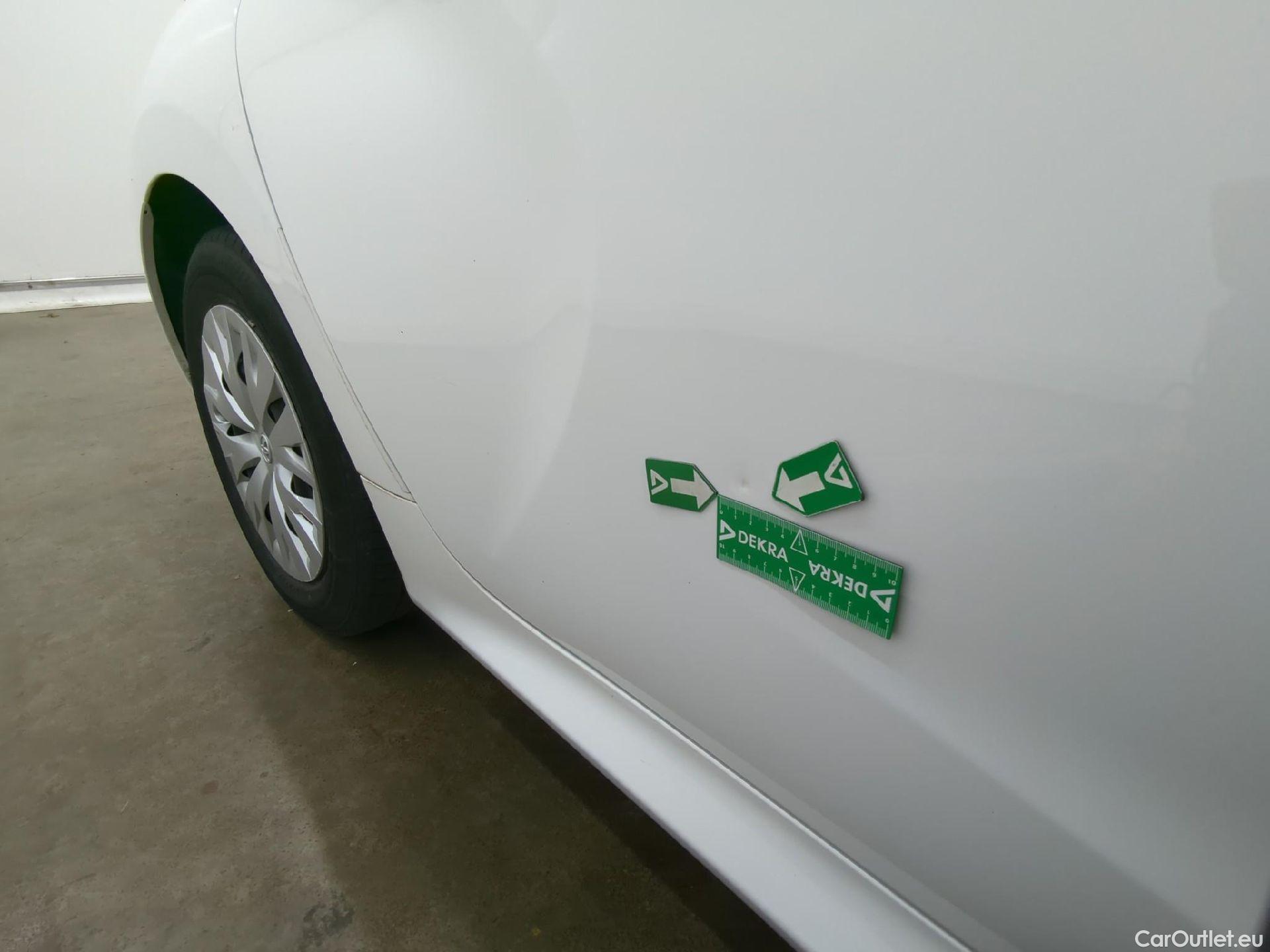  Toyota  Yaris TOYOTA  Hybride / 2019 / 5P / Berline Hybride 116h France Business Stage Acad #24