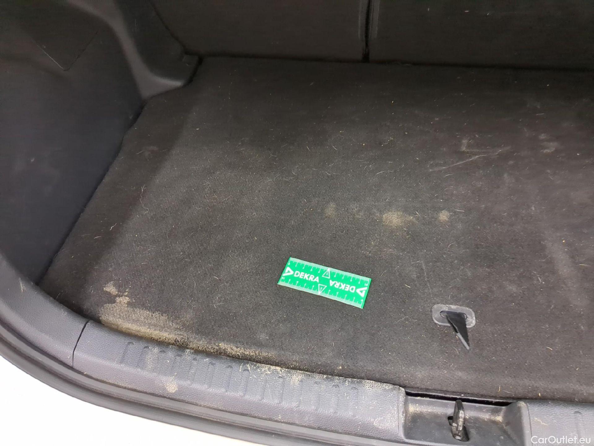  Toyota  Yaris TOYOTA  Hybride / 2019 / 5P / Berline Hybride 116h France Business Stage Acad #13