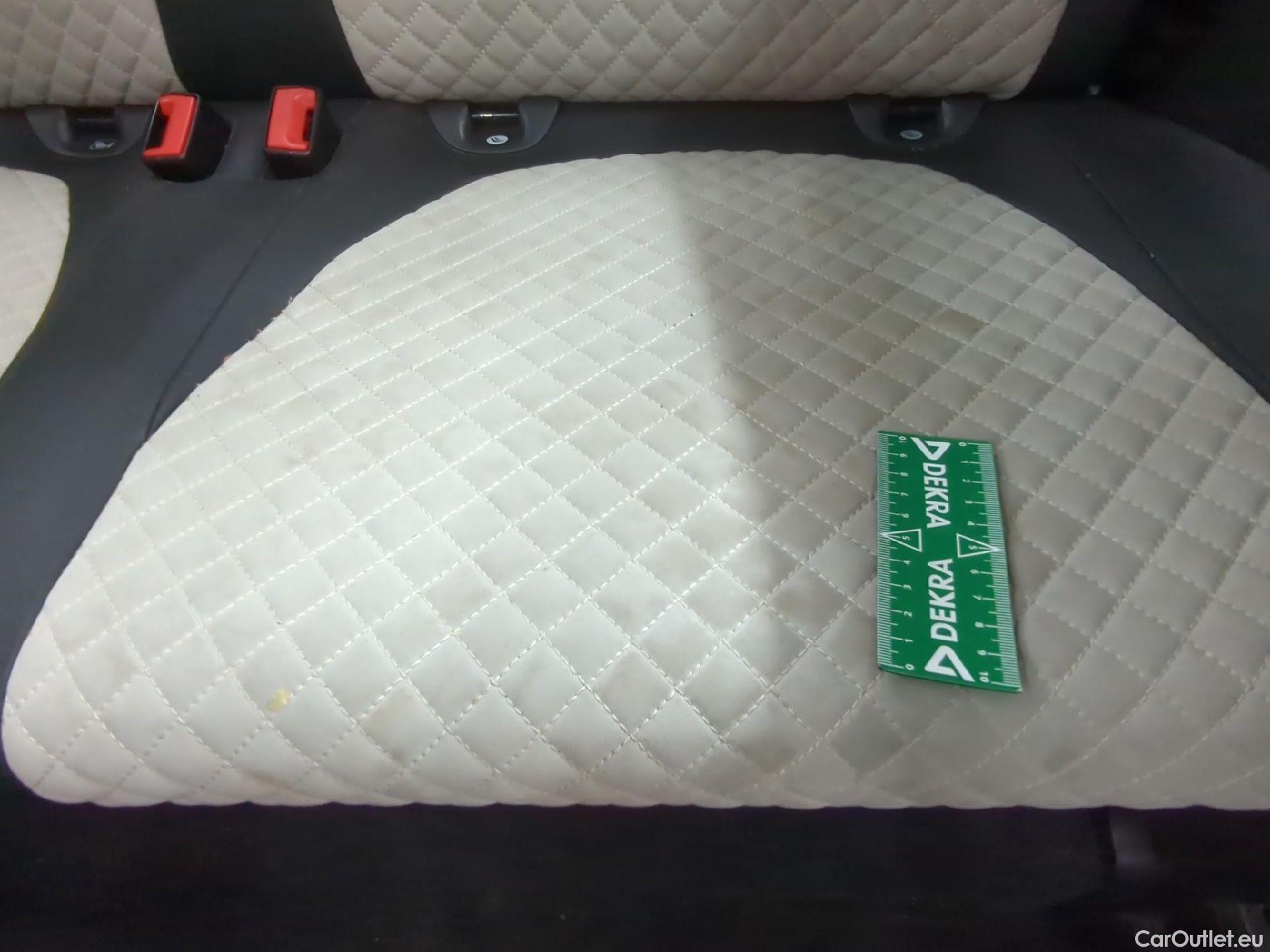  Fiat  500 FIAT  / 2015 / 3P / Berline 1.0 70ch BSG Dolcevita #4