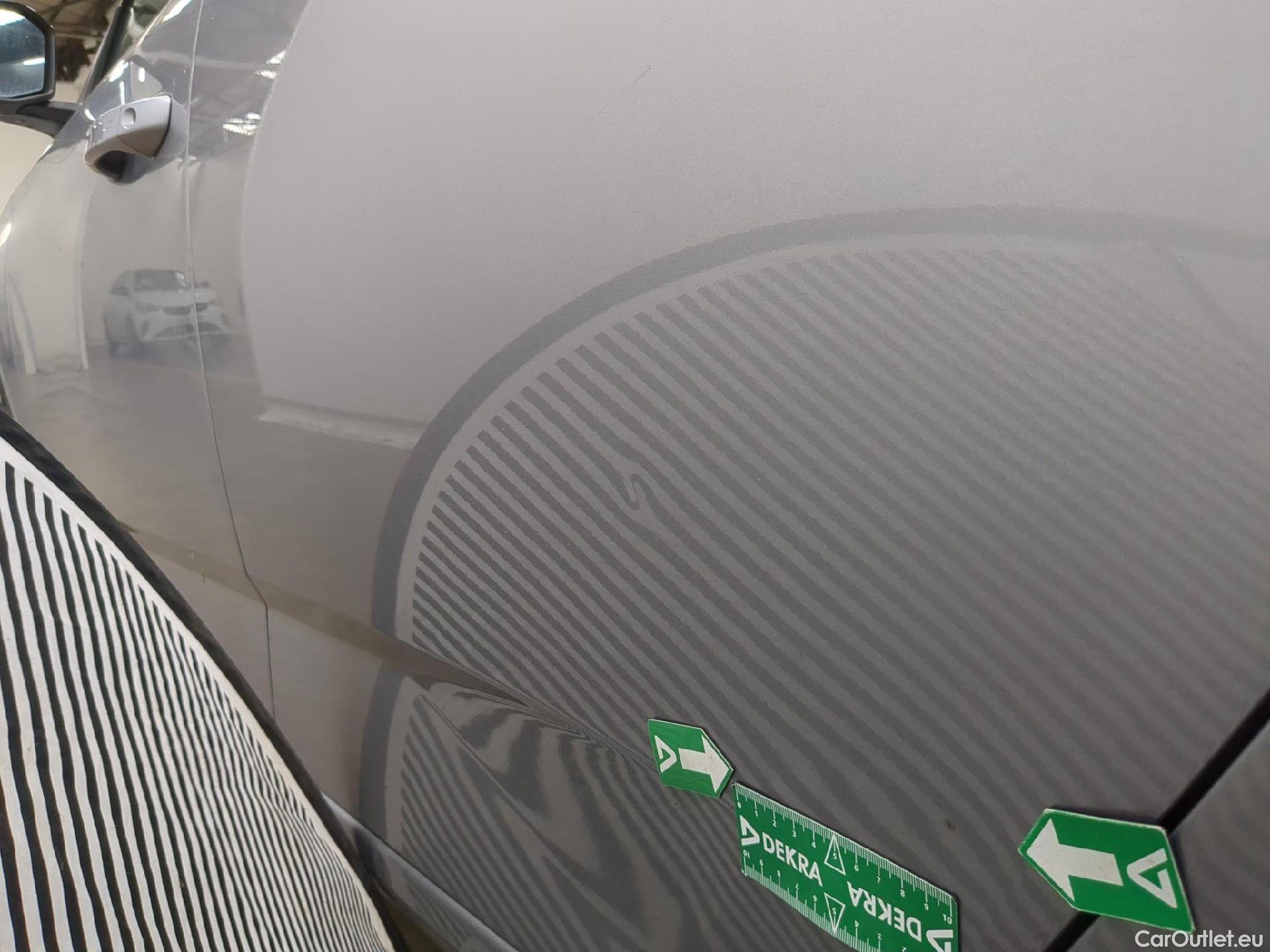  Peugeot  308  Allure Pack 1.5 HDi 130CV BVA8 E6d #24