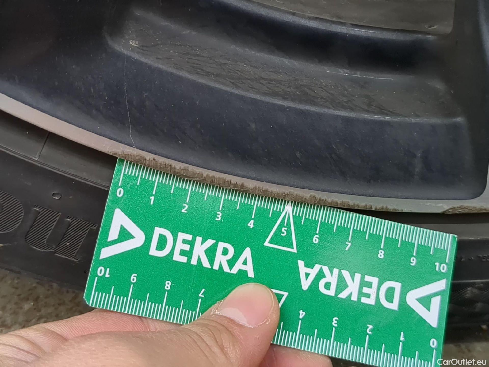  Peugeot  308  Allure Pack 1.5 HDi 130CV BVA8 E6d #17