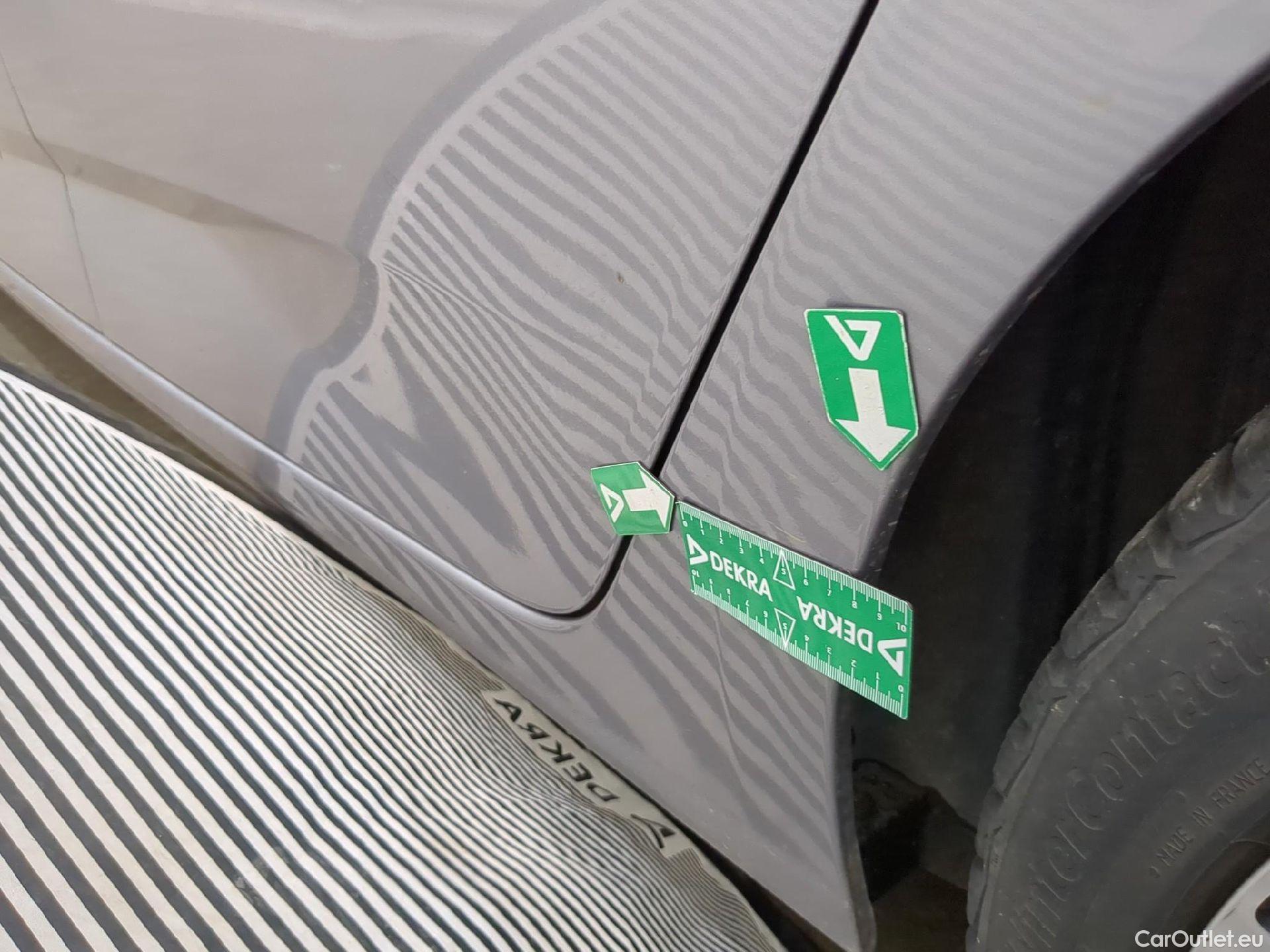  Peugeot  308  Allure Pack 1.5 HDi 130CV BVA8 E6d #27